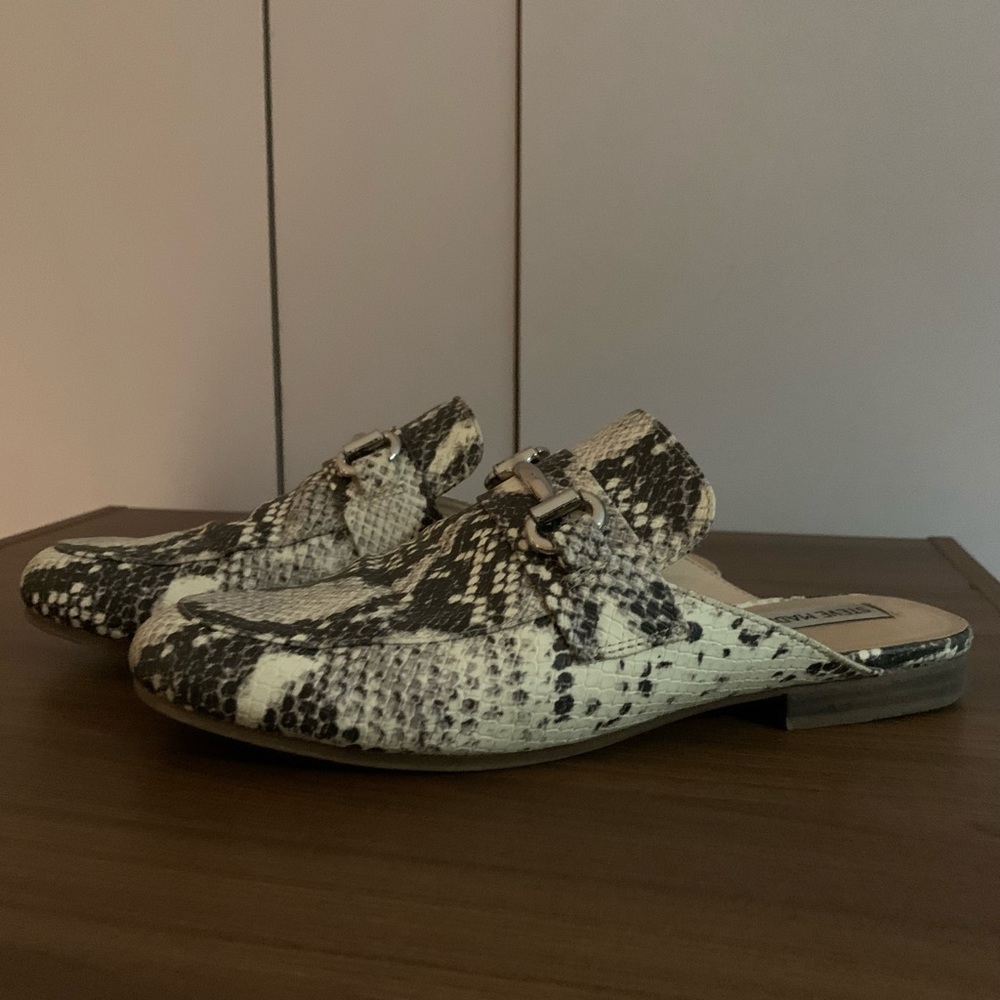 Steve Madden Flat Shoes